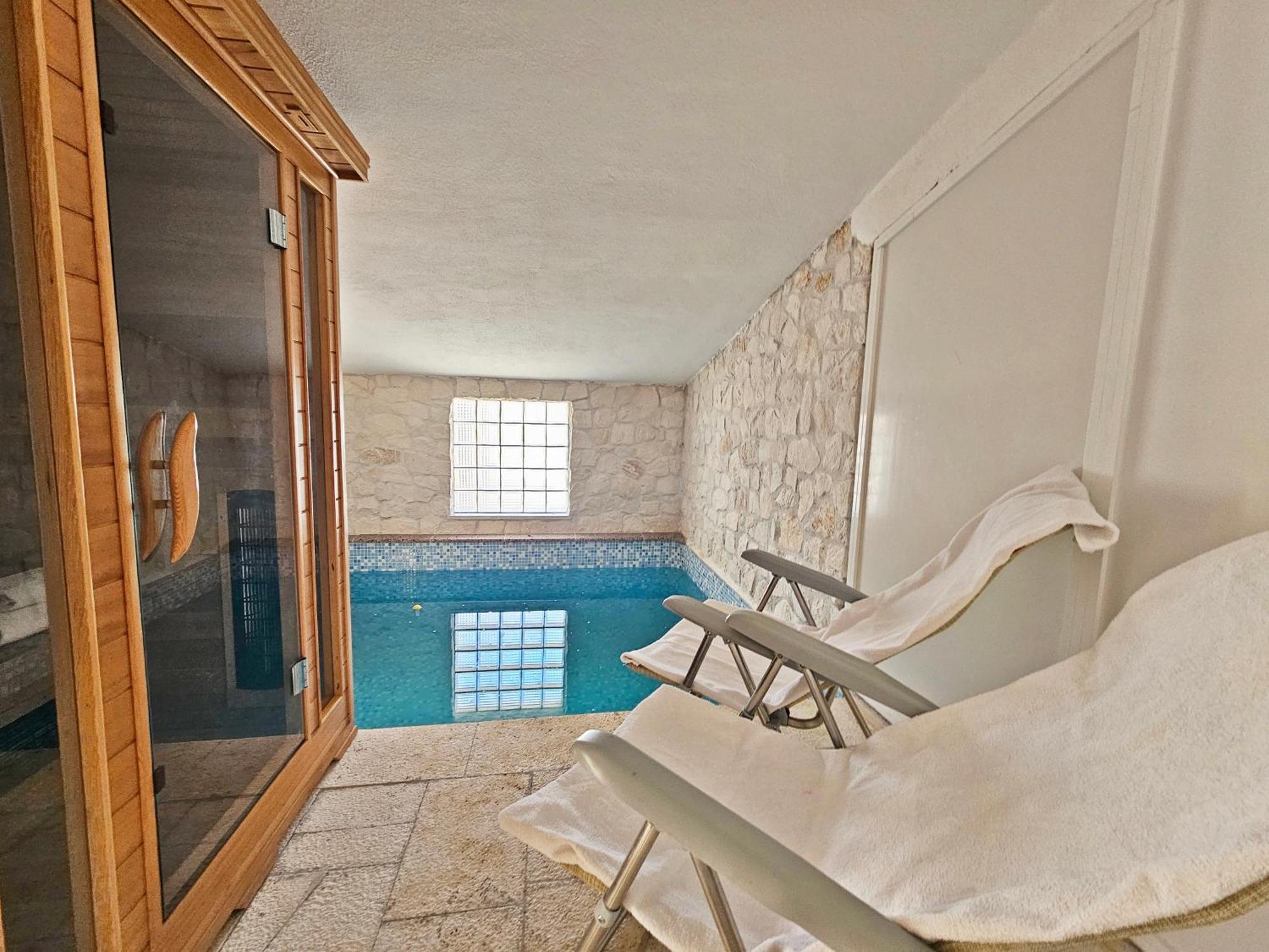 Flamingo - House With Private Pool Villa Gornji Seget Eksteriør bilde