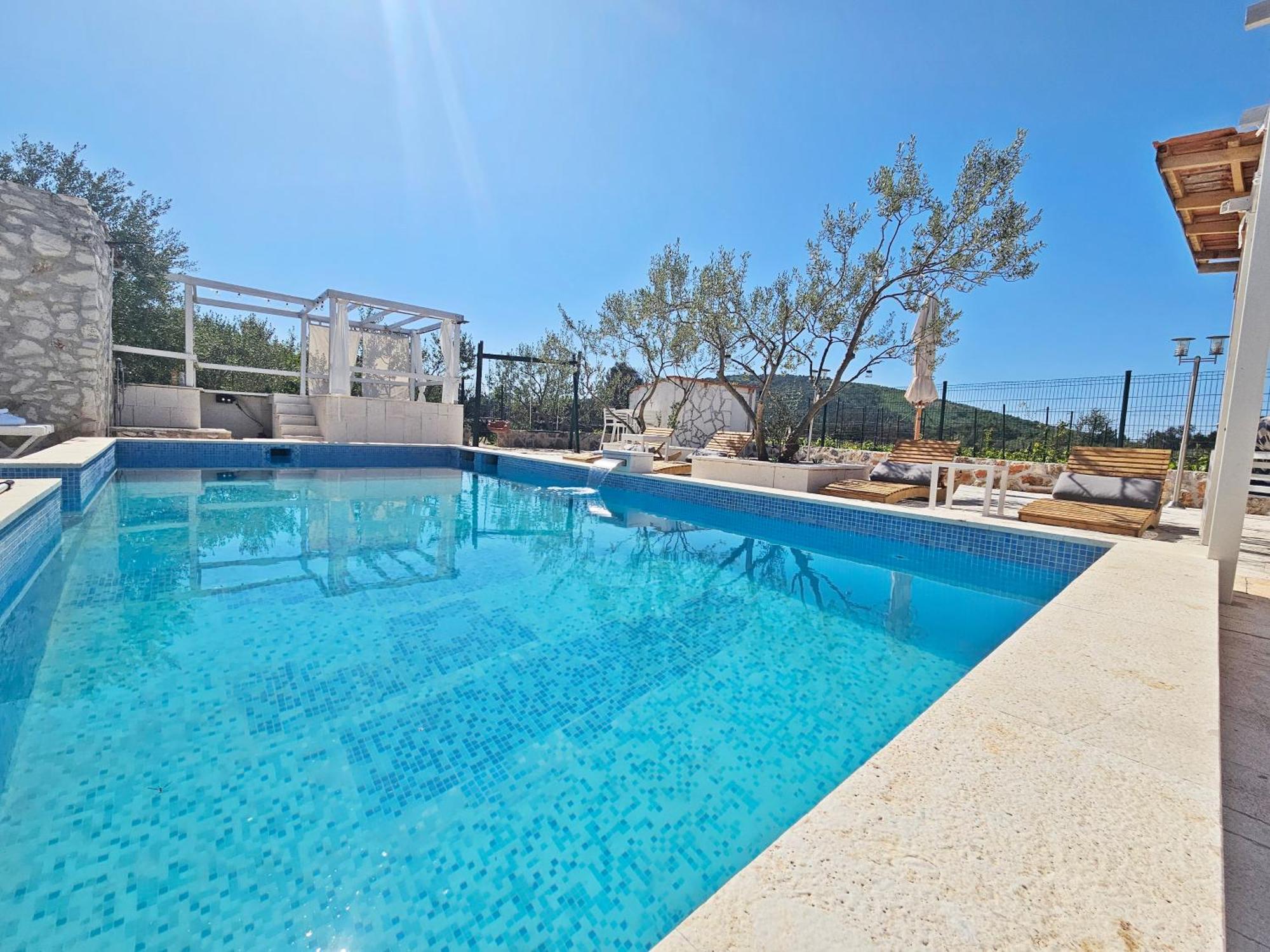 Flamingo - House With Private Pool Villa Gornji Seget Eksteriør bilde